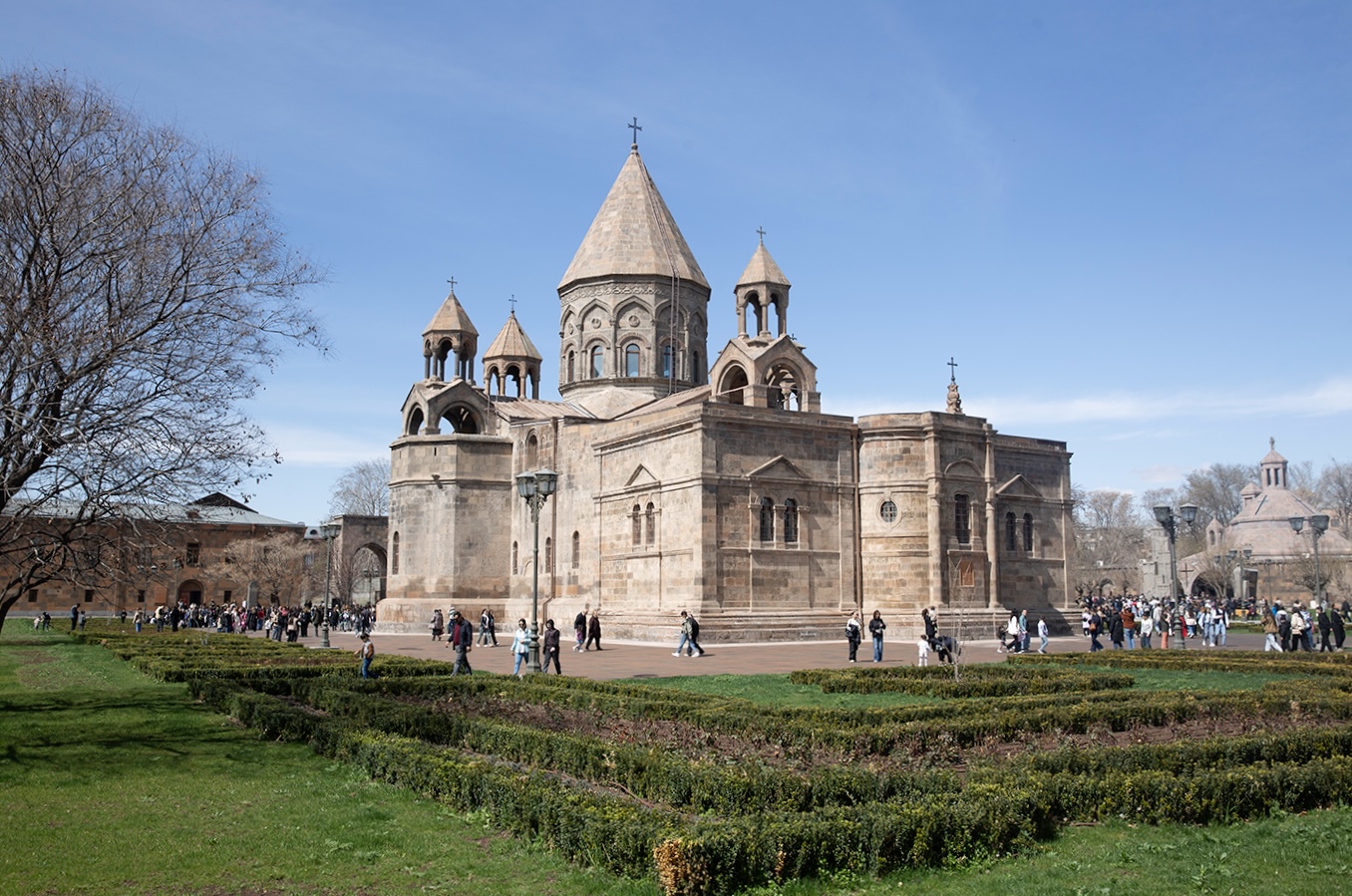 ՍՈՒՐԲ ԷՋՄԻԱԾՆԻ ԽՈՐՀՈՒՐԴԻՆ ԸՆԴԱՌԱՋ