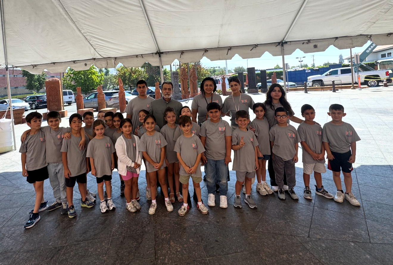 Առաջնորդը Այցելեց «Sound of Children» Ամառնային Ճամբարը