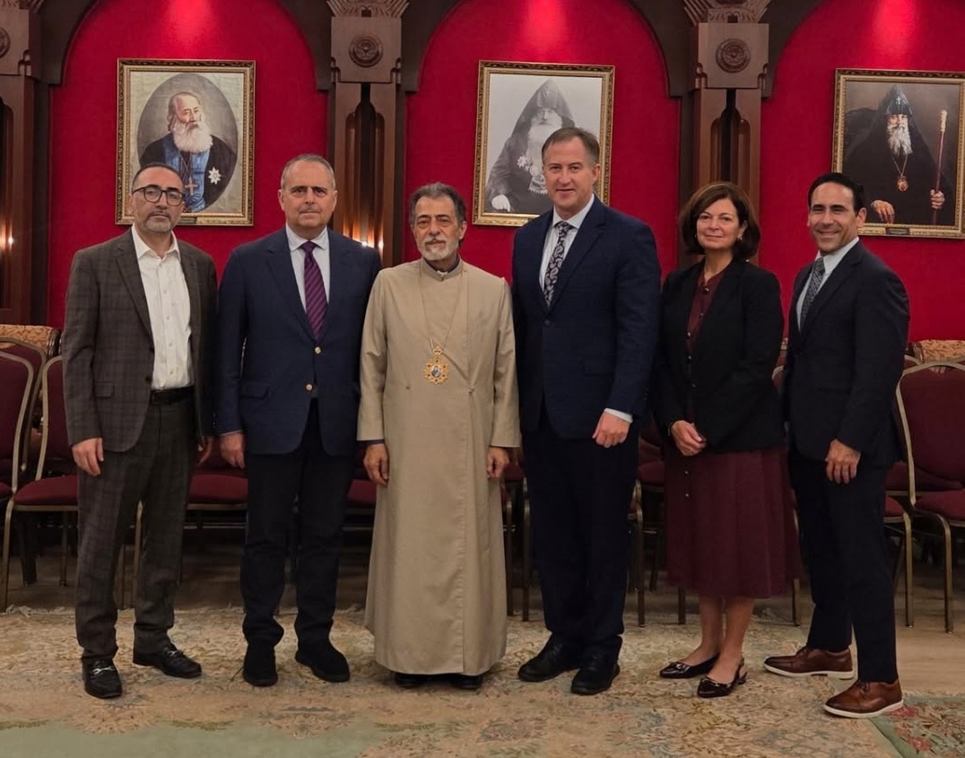 ԲԱՐՁՐԱՇՆՈՐՀ Տ. ՅՈՎՆԱՆ ԱՐՔ. ՏԷՐՏԷՐԵԱՆ ԱՌԱՋՆՈՐԴԱՐԱՆԷՆ ՆԵՐՍ ԸՆԴՈՒՆԵՑ ԱՄԵՐԻԿԱՅԻ ՀԱՅԿԱԿԱՆ ՀԱՄԱԳՈՒՄԱՐԻ ՊԱՏՈՒԻՐԱԿՈՒԹԻՒՆԸ