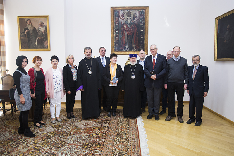 Ամենայն Հայոց Կաթողիկոսն ընդունեց Շուեյցարիայի եւ Գերմանիայի Աստուածաշնչային ընկերութիւնների ներկայացուցիչներին