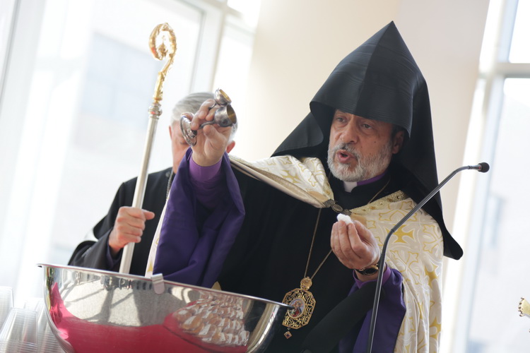 Տարեկան Աւանդական Ջրօրհնէքի Արարողութիւն “Glendale Adventist” Հիւանդանոցի Մէջ