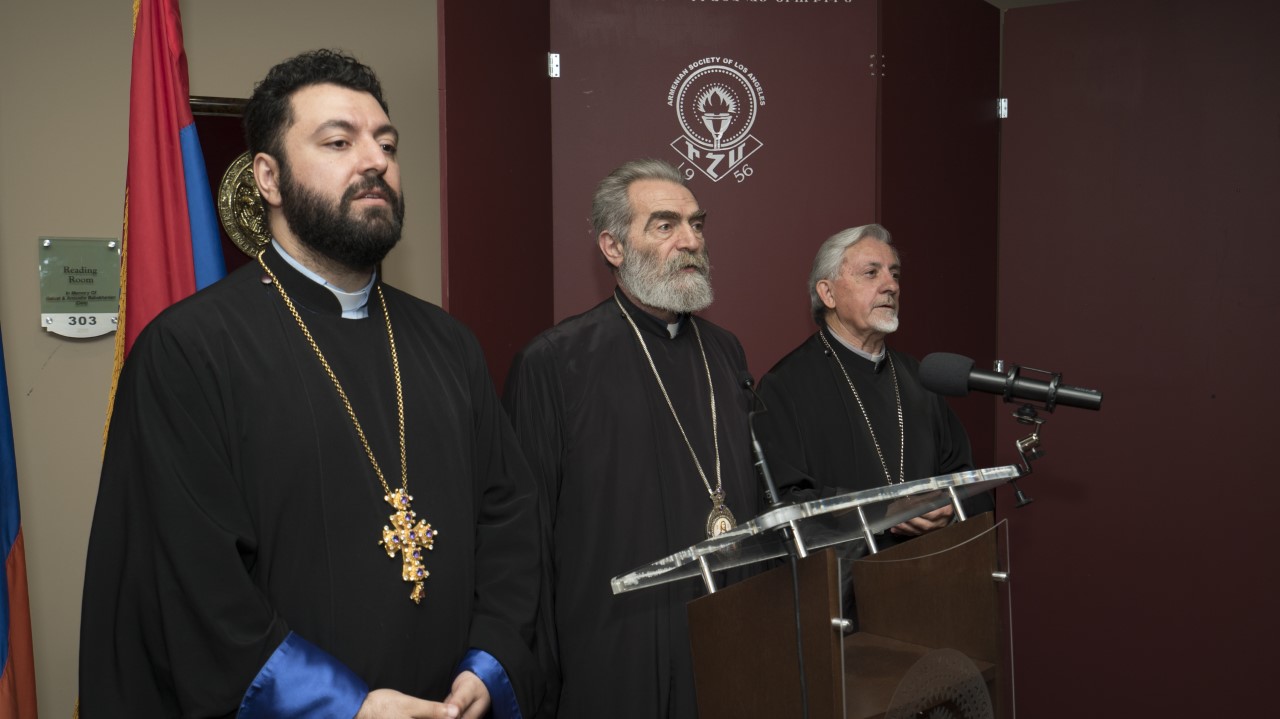 Գլենդելի Իրանահայ Միության Կենտրոնում Հանդիպում Արցախի Թեմի Առաջնորդ՝ Գերաշնորհ Տ. Պարգև Արքեպիսկոպոս Մարտիրոսյանի Հետ