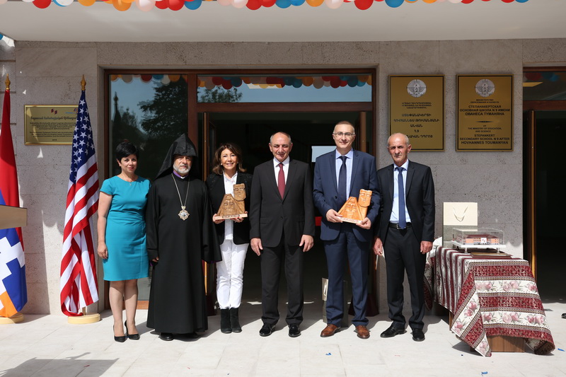 ԱՌԱՋՆՈՐԴ ՍՐԲԱԶԱՆ ԱՐՑԱԽԻ ՄԷՋ