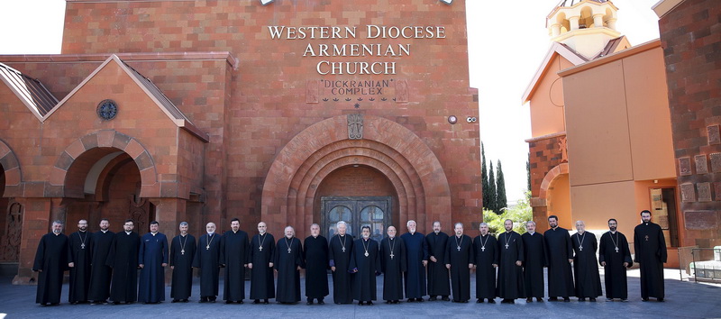 ԱՄՆ ՀԱՅՑ. ԱՌԱՔԵԼԱԿԱՆ ԵԿԵՂԵՑՒՈՅ ԱՐԵՒՄՏԵԱՆ ԹԵՄԻ ՀՈԳԵՒՈՐԱԿԱՆՆԵՐՈՒ ՀՈԳԵՒՈՐ ԱՌԱՆՁՆԱՑՈՒՄ -  LAST CLERGY CONFERENCE OF 2018 HELD AT THE WESTERN DIOCESE CONFERENCE FOCUSES ON IMPORTANCE OF MENTAL HEALTH PSYCHIATRIST DR. LUKAS ALEXANIAN KEYNOTE SPEAKER