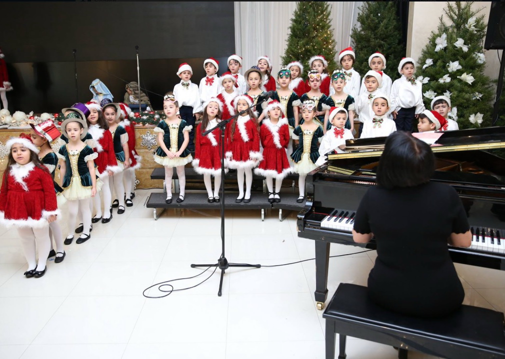 ԱՄԱՆՕՐԵԱՅ ՏՕՆԱԽՄԲՈՒԹԻՒՆ ՀԱՅ ԴՊՐՈՑՆԵՐՈՒ ԱՇԱԿԵՐՏՆԵՐՈՒ ՄԱՍՆԱԿՑՈՒԹԵԱՄԲ