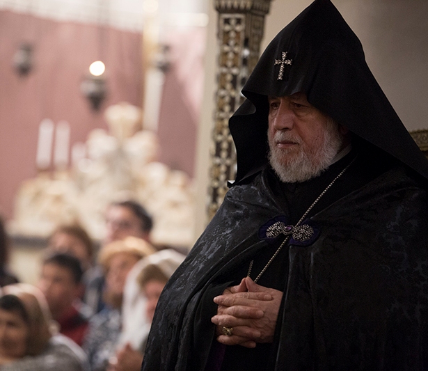 ԳԱՐԵԳԻՆ Բ. ԱՄԵՆԱՅՆ ՀԱՅՈՑ ԿԱԹՈՂԻԿՈՍԻ ՇՆՈՐՀԱՎՈՐԱԿԱՆ ՈՒՂԵՐՁԸ ՀԱՆՐԱՊԵՏՈՒԹՅԱՆ ՏՈՆԻ ԱՌԻԹՈՎ