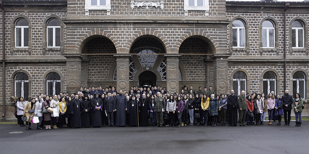 Ս. Վարդանանց տօնին նուիրուած հանդիսութիւն Մայր Աթոռ Սուրբ Էջմիածնում