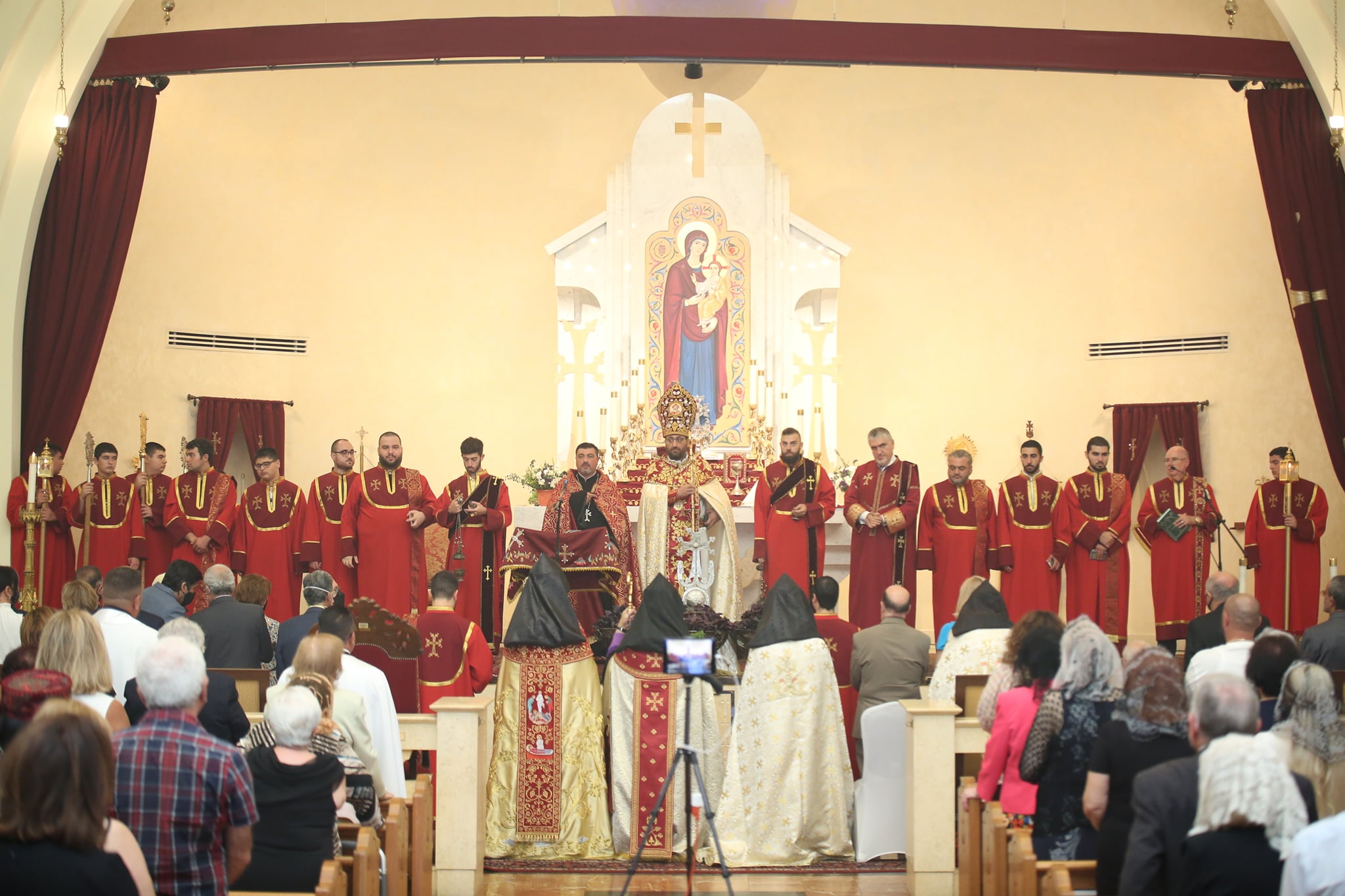 Feast of the Exaltation of the Holy Cross at St. Leon (Srbots Ghevontiants) Armenian Cathedral 