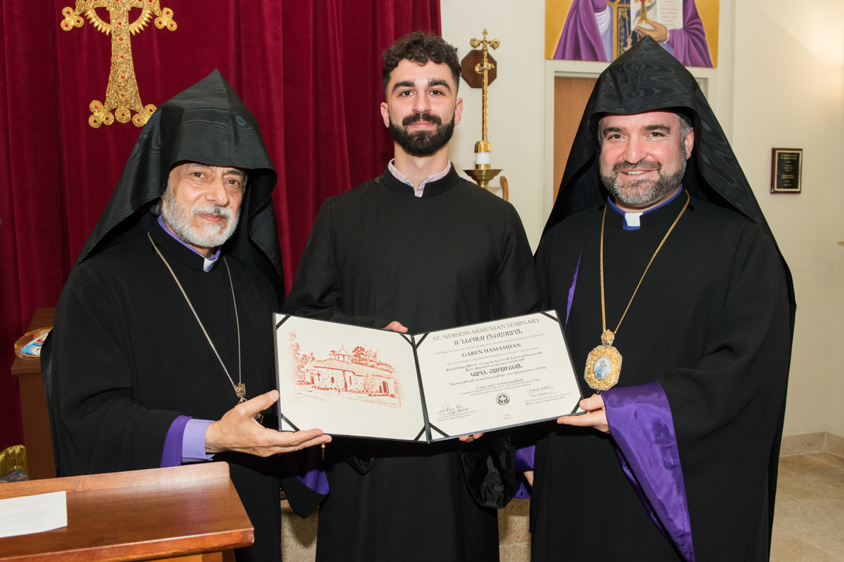 ՆԵՐԿԱՅՈՒԹԵԱՄԲ ԱՐԵՒՄՏԵԱՆ ԵՒ ԱՐԵՒԵԼԵԱՆ  ԹԵՄԵՐՈՒ ԱՌԱՋՆՈՐԴՆԵՐՈՒՆ ՍՈՒՐԲ ՆԵՐՍԷՍ ԸՆԾԱՅԱՐԱՆԷՆ ՆԵՐՍ ԿԱՐԷՆ ՍԱՐԿԱՒԱԳ ՀԱՄԱՄՃԵԱՆ ԱՐԺԱՆԱՑԱՒ ԱՍՏՈՒԱԾԱԲԱՆՈՒԹԵԱՆ ՄԱԳԻՍՏՐՈՍԻ ՎԿԱՅԱԿԱՆԻՆ