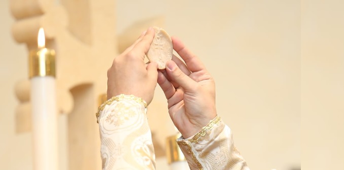 AGBU MDS Students Receive Holy Communion