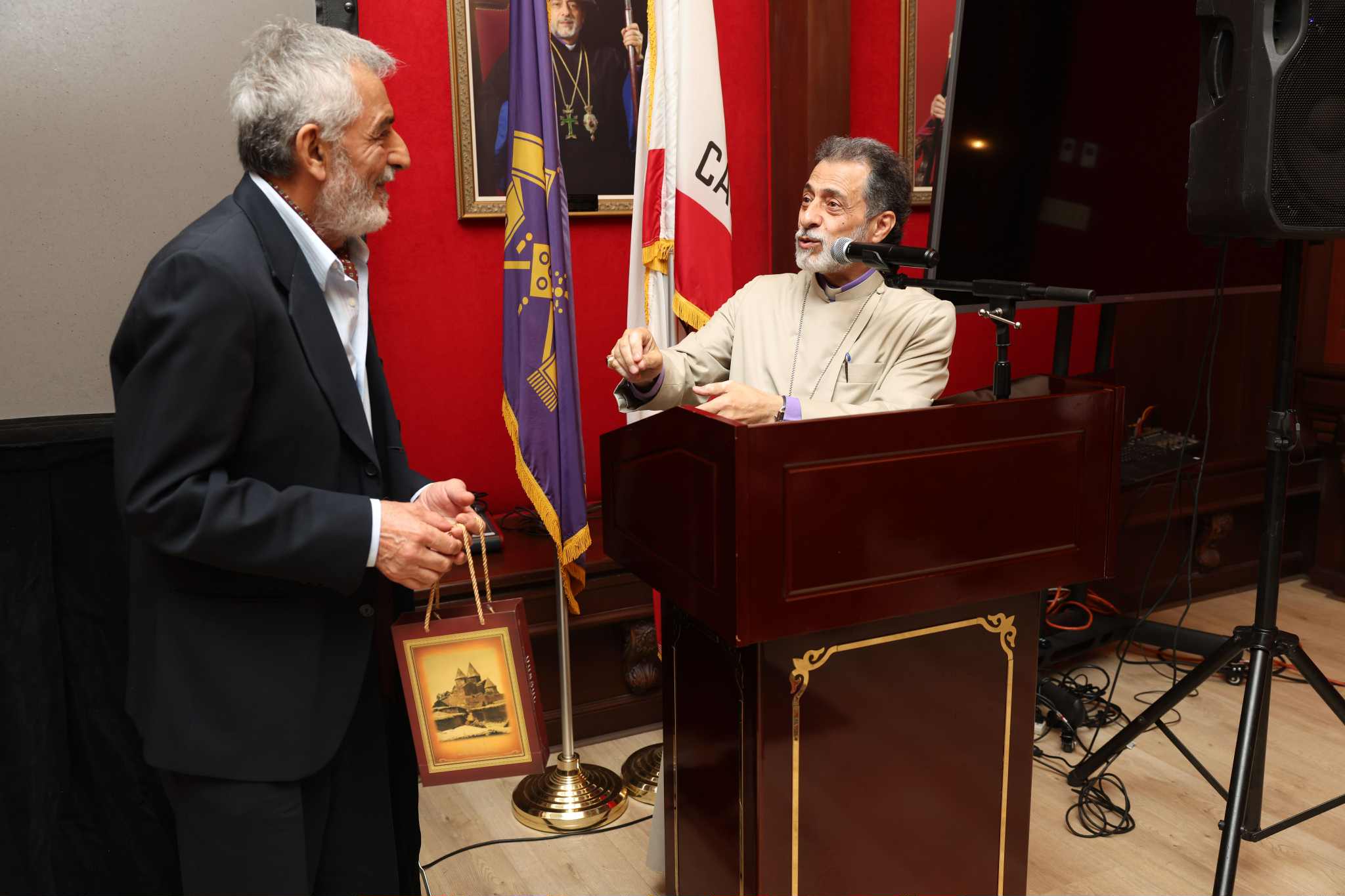 ՔԱՆԴԱԿԱԳՈՐԾ ԳԱՍՊԱՐ ՂԱՐԻԲԵԱՆԻՆ ՆՈՒՐՈՒԱԾ ԵՐԵԿՈՅ ԵՒ ՖԻԼՄԻ ՊՐԵՄԻԵՐԱ ԱՐԵՒՄՏԵԱՆ ԹԵՄԻ ԱՌԱՋՆՈՐԴԱՐԱՆՈՒՄ